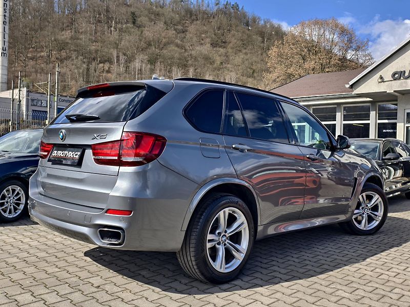BMW X5 xDrive30d 190kW M-Paket, ČR - fotka 4 z 26