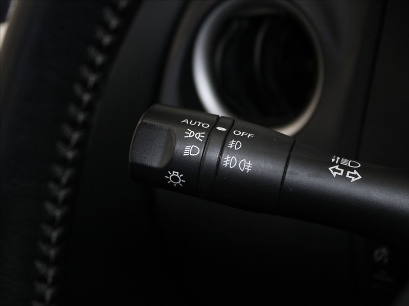 Nissan Navara 2,3 dCi AT AWD N-GUARD 1.maj. - fotka 20 z 24