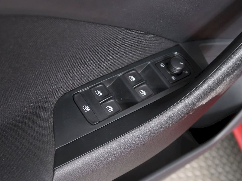 Škoda Kamiq (2026) SELECTION 1.0TSI 85KW - fotka 37 z 40