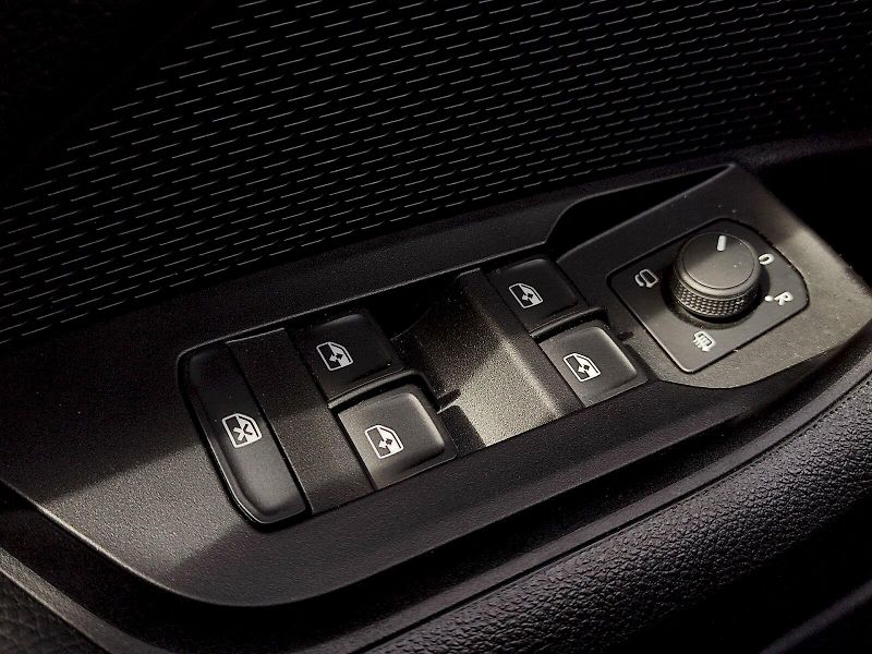 Škoda Octavia (2025) Combi Selection 1,5 Tsi 110 Kw - fotka 27 z 40