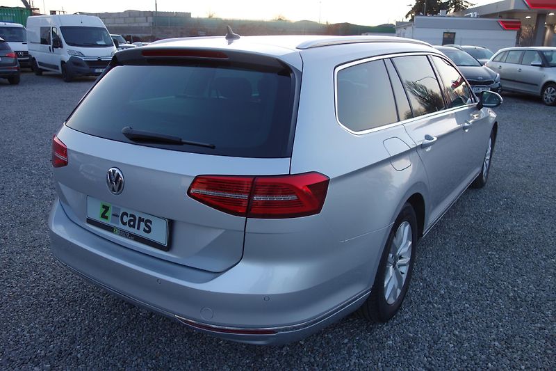 Volkswagen Passat 2.0TDi Highline 110kW DSG LED - fotka 5 z 23