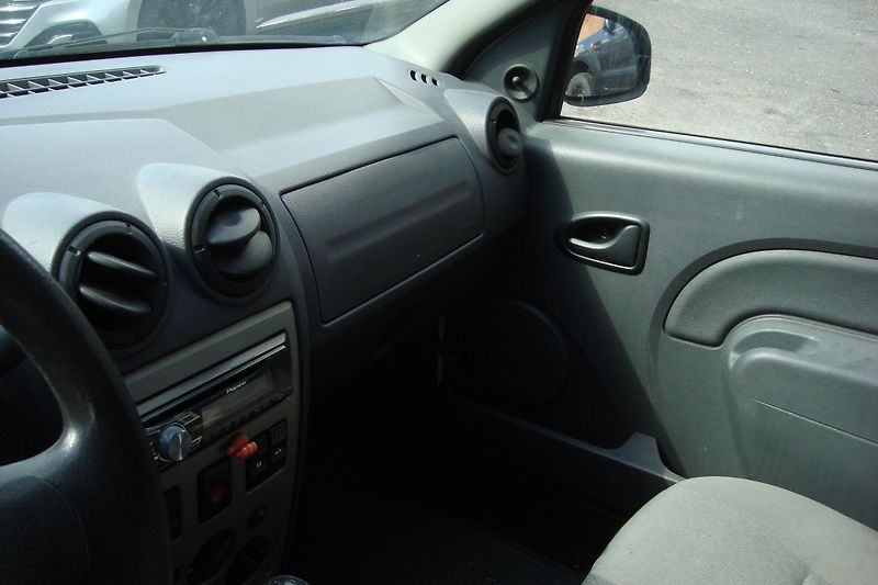 Dacia Logan (2011) 1.5 DCi, Nová STK + ME 8/2028 - fotka 35 z 39