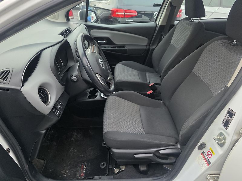 Toyota Yaris 1.0 VVTi Klimatizace  - fotka 17 z 19