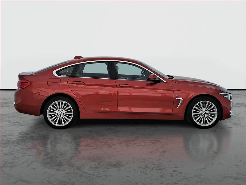 BMW Řada 4 (2018) 430i xDrive - fotka 6 z 23