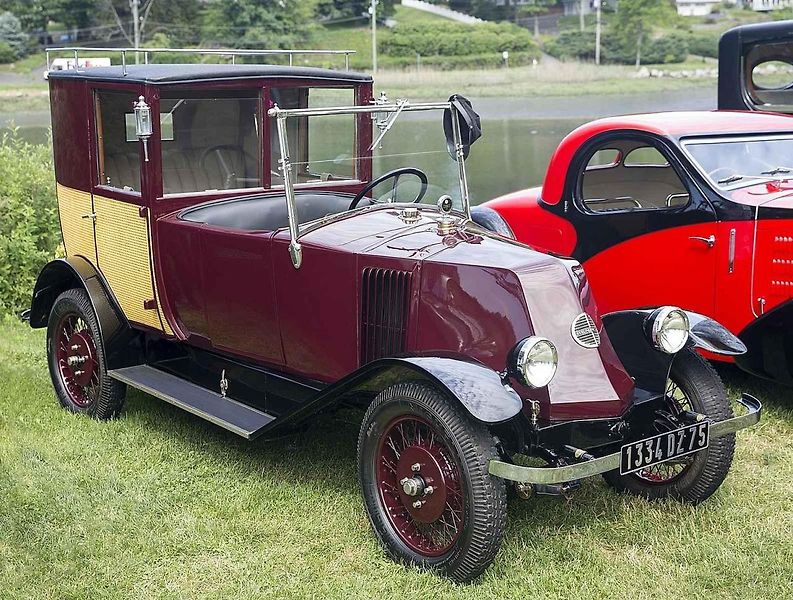 Letos si připomínáme, že před 100 lety byla zahájena výroba vozu Renault NN Torpedo, který je příznivcům motorismu a historie známý také jako Renault 6CV.