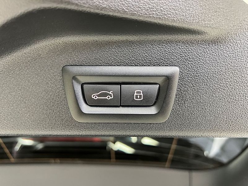 BMW X5 40d xDrive M-PAKET, EL. TAŽNÉ, - fotka 28 z 30