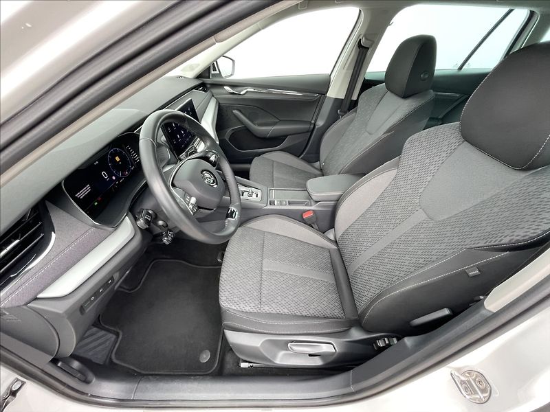 Škoda Octavia 2,0 TDI DSG Style Plus TAŽNÉ - fotka 4 z 24