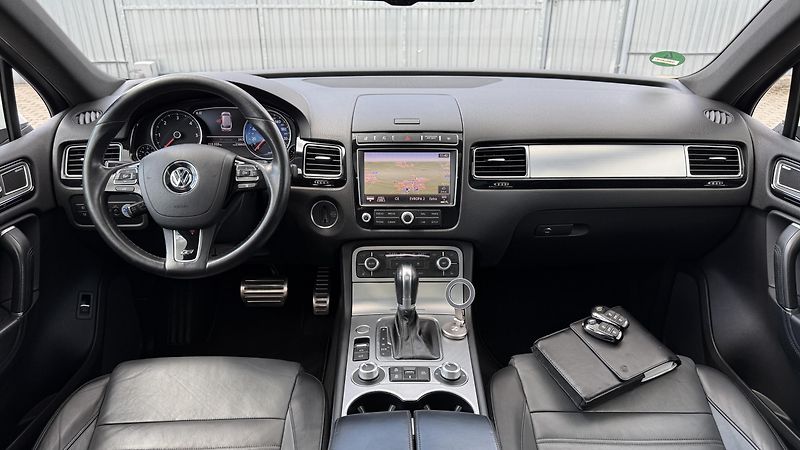 Volkswagen Touareg 3.0TDi*193kW*R-LINE*PERLEŤ - fotka 14 z 35