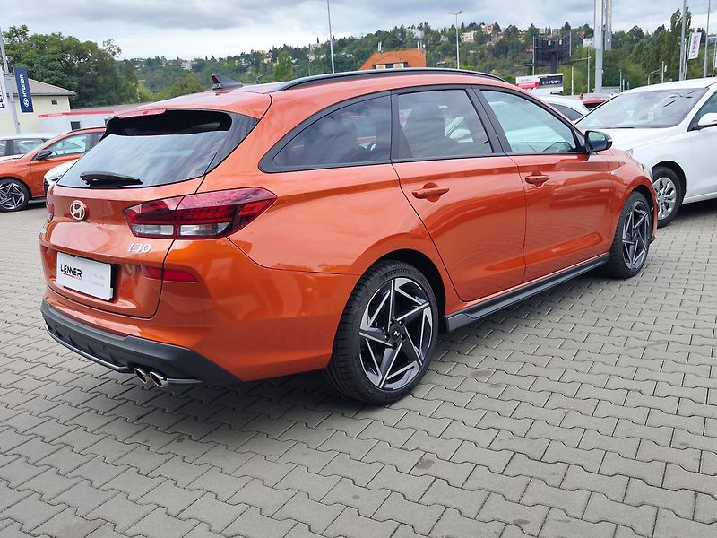 Hyundai i30 1.5 T-GDI/103kW N-Line DCT - fotka 5 z 35