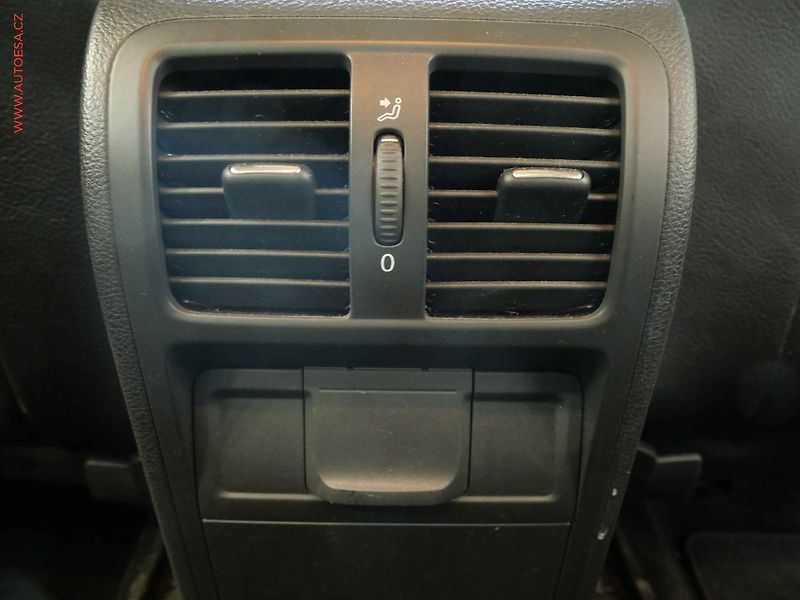 Volkswagen Passat CC (2010) 2.0TDi 4x4, 1.maj,ČR, DSG - fotka 19 z 20