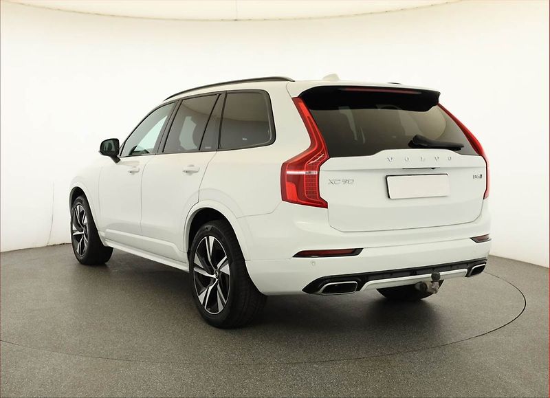Volvo XC90 (2021) B6 AWD - fotka 4 z 22