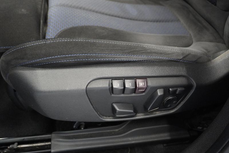 BMW Řada 2 GRAN TOURER XDRIVE M-SPORT AUT - fotka 12 z 29