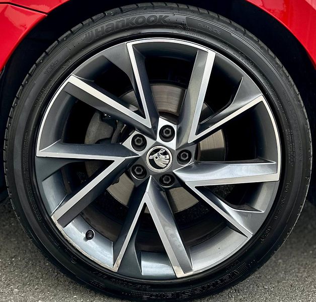 Škoda Superb (2017) III SPORTLINE 140KW DSG - fotka 7 z 48