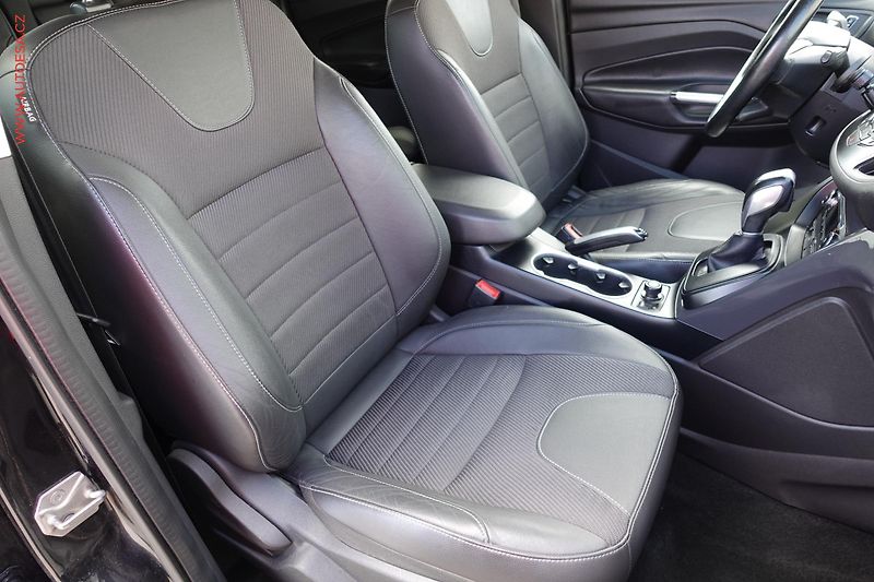 Ford Kuga (2013) 2.0TDCi 4x4, ČR, AT, xenon - fotka 12 z 16