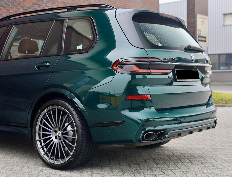 BMW X7 (2023) ALPINA XB7 4.4 V8 Skylounge - fotka 7 z 52