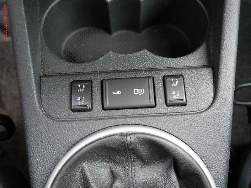 Škoda Roomster (2009) 1.4i, Sport, TZ - fotka 14 z 15