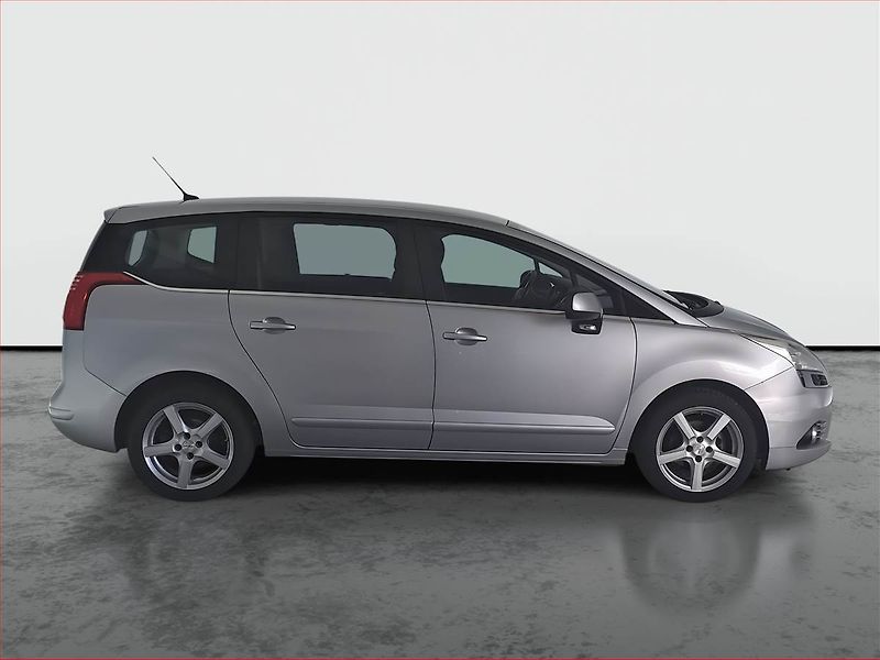 Peugeot 5008 (2010) 1.6 HDi, nová STK, Tažné - fotka 6 z 14
