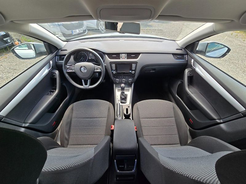 Škoda Octavia (2014) 1.6 TDi 77KW DSG Ambition - fotka 13 z 23