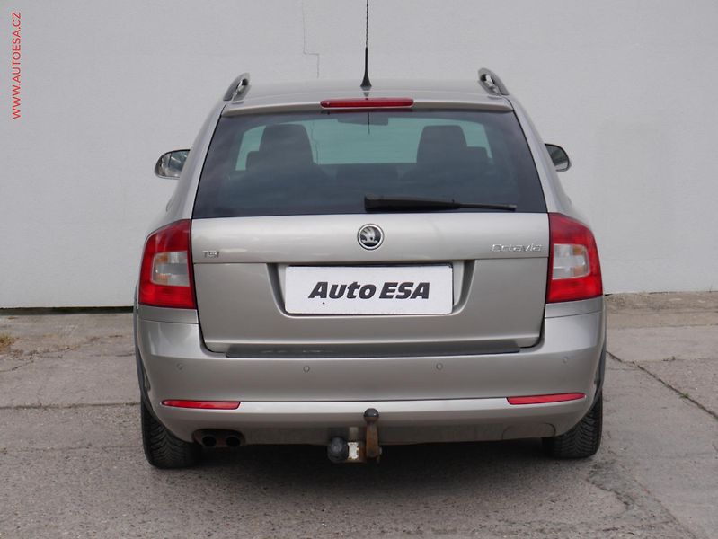 Škoda Octavia (2009) 1.4 TSi, AC - fotka 5 z 15