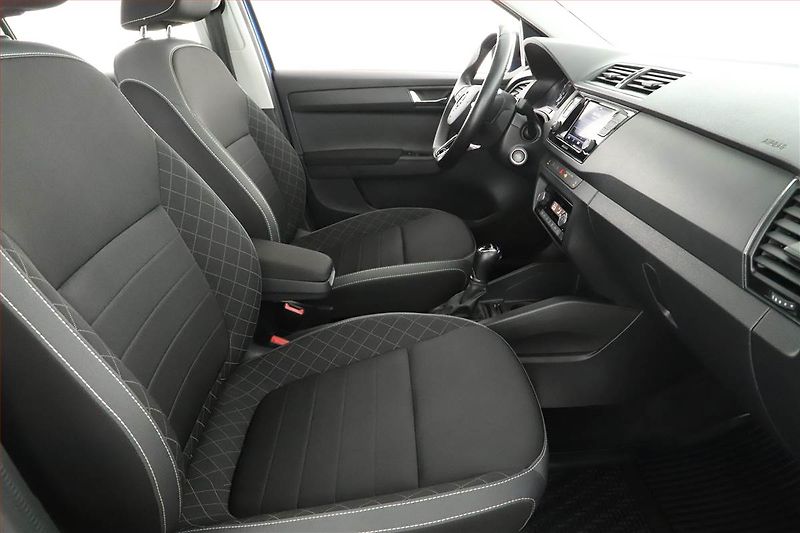 Škoda Fabia (2022) 1.0 TSI, Automat, ČR,1.maj - fotka 7 z 13