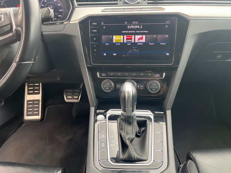 Volkswagen Passat (2017) 2.0 TDI R-Line LED , NAVI - fotka 10 z 14