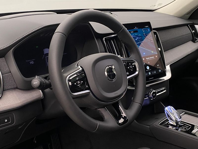 Volvo XC90 (2026) T8 AWD RECHARGE DARK ULTRA - fotka 4 z 76