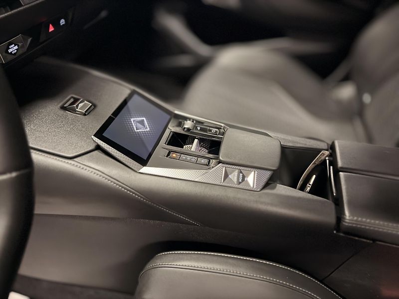 DS Automobiles DS4 (2023) 1.2 PURETECH,ČR,ZÁRUKA - fotka 44 z 72