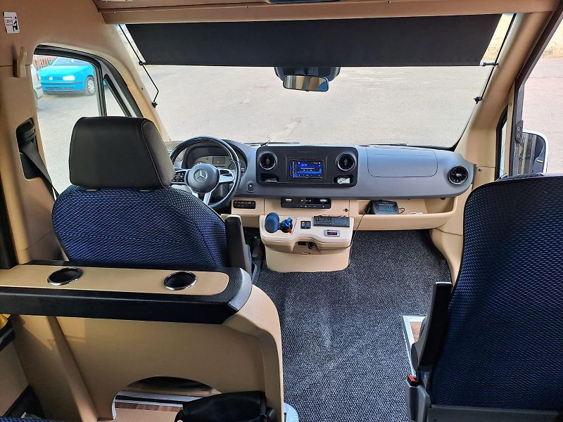 Mercedes-Benz (2022) 519CDI / V6 / 143.900km DPH - fotka 10 z 15