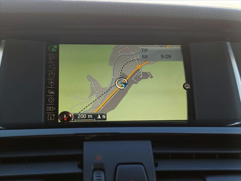BMW X3 2,0 d X-Drive Aut.,Navi,Bi-xen - fotka 17 z 36