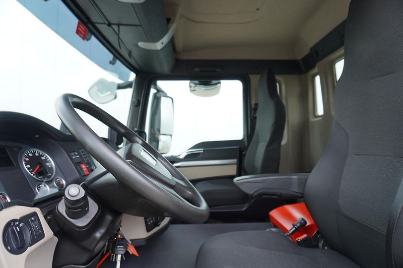MAN TGS (2019) 26.420 6×4 / Fassi F215A.2.24  - fotka 15 z 25