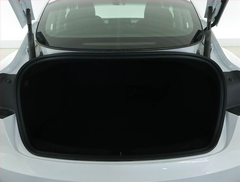 Tesla Model 3 (2023) Standard Range LFP, SoH 96% - fotka 14 z 23