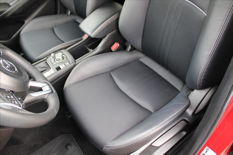 Mazda CX-3 2,0 i  1MAJ,AUTOMAT,REVOLUTION - fotka 26 z 32
