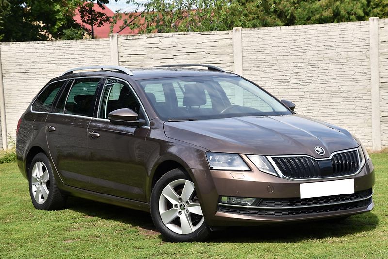Škoda Octavia 1.4 TSi G-TEC STYLE, NAVI, LED - fotka 1 z 48