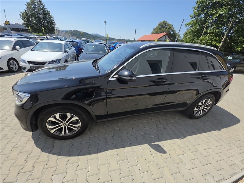 Mercedes-Benz GLC 2,0 CRDi 200D 4MATIC NAVI KAME - fotka 9 z 41