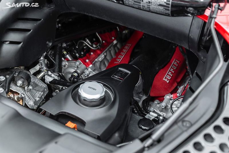 Ferrari SF90 Spider*FULL carbon*metalíza - fotka 39 z 47