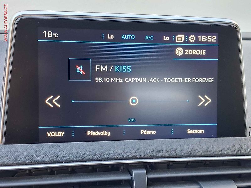 Peugeot 3008 (2016) 2.0 HDi, GT Line, LED, navi - fotka 17 z 18