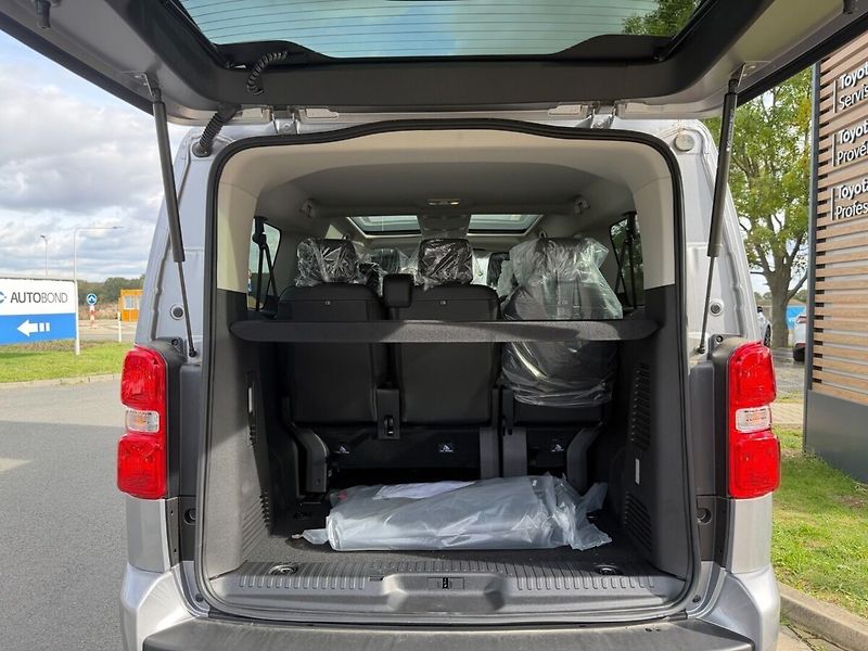 Toyota ProAce Verso L2 2.0D 8AT Family Executive W - fotka 6 z 10
