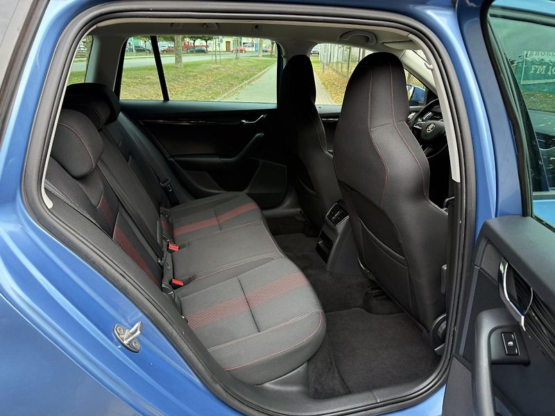 Škoda Octavia 2.0 TSi STYLE DSG - fotka 24 z 35