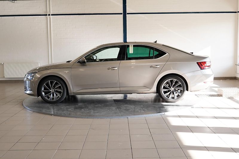 Škoda Superb - fotka 3 z 6