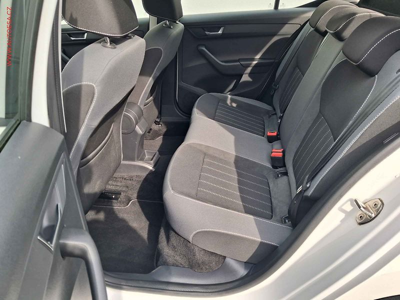 Škoda Fabia (2019) 1.0 TSi, 1.maj,ČR, Style, LED - fotka 10 z 17
