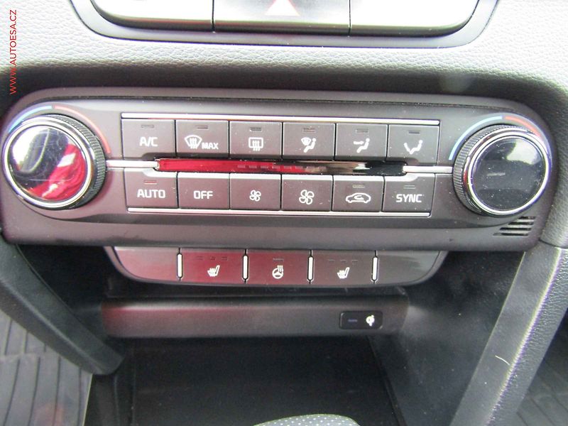 Kia XCeed (2023) 1.5T-GDi, ČR, AT, LED, navi - fotka 15 z 22