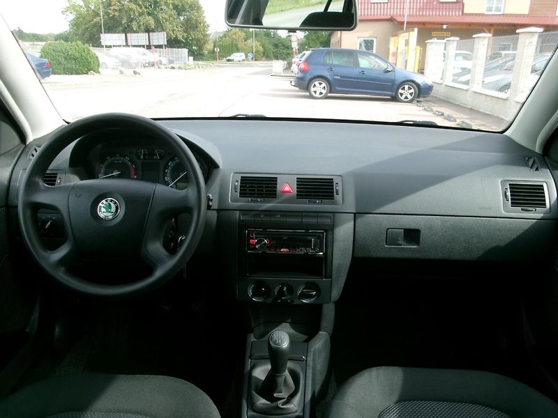Škoda Fabia (2006) 1,4 16V KLIMA TAŽNÉ ALU - fotka 15 z 24