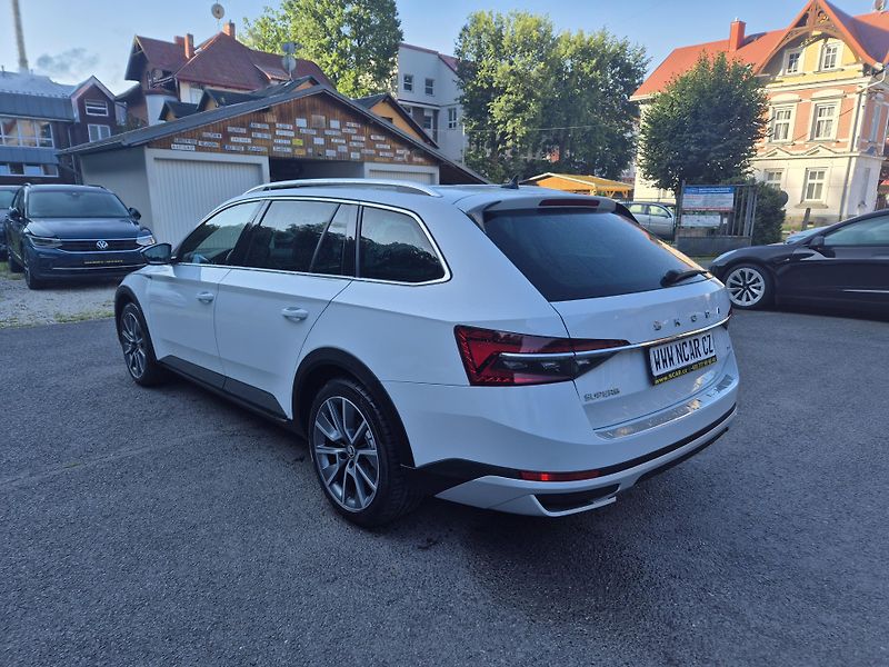 Škoda Superb Combi Scout TDi,140kw,DSG,4x4 - fotka 4 z 13