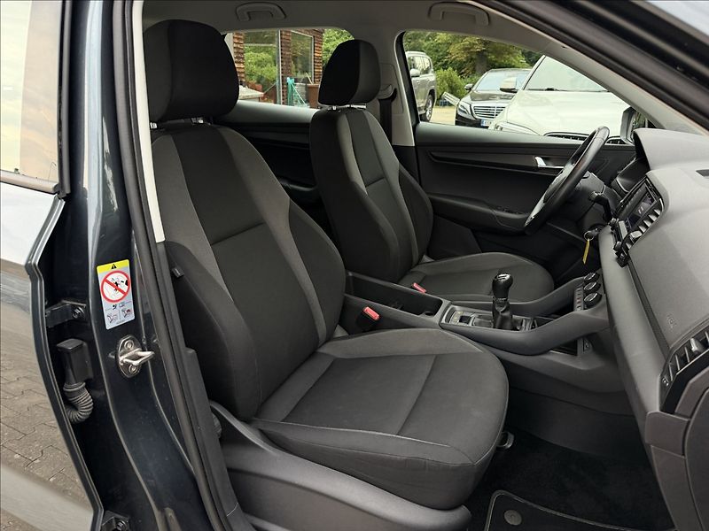 Škoda Karoq 1.0 TSi - fotka 9 z 21