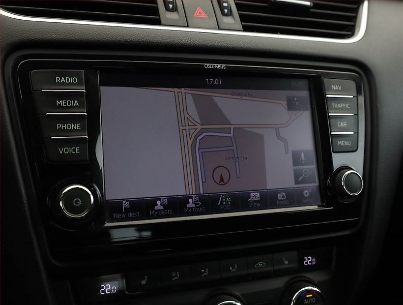 Škoda Octavia (2013) 2.0 TDI, Automat, Navi, Xenony - fotka 14 z 17