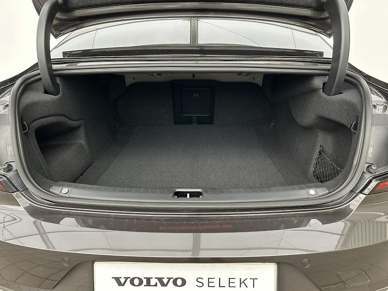 Volvo S90 2.0 B5 4x4 PLUS - fotka 13 z 31