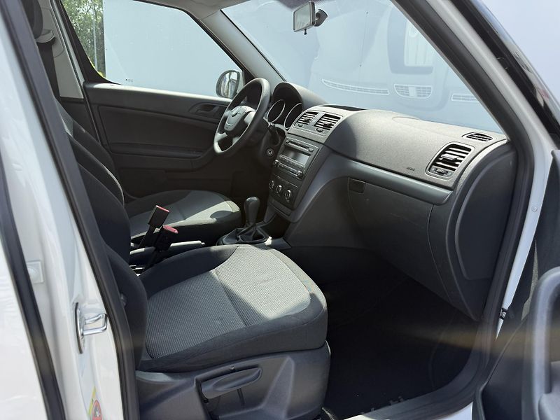 Škoda Yeti (2012) 1,2 TSI 77kW, ser.knížka - fotka 13 z 27