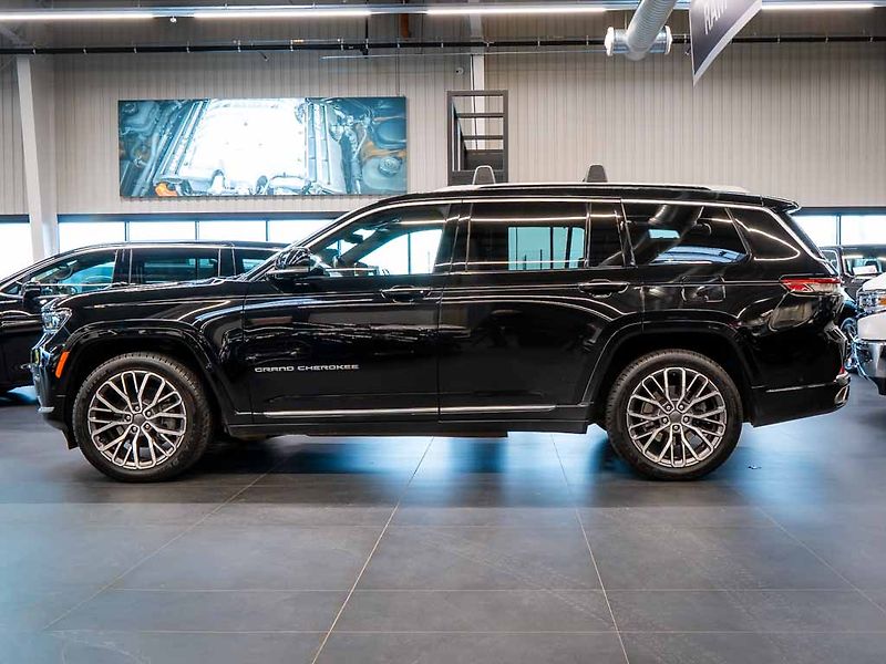 Jeep Grand Cherokee (2021) 5.7 Summit Reserve L V8 HeadUp - fotka 2 z 46