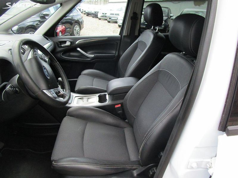 Ford S-MAX (2009) 2,0TDci-103KW-AUTOMAT - fotka 11 z 17