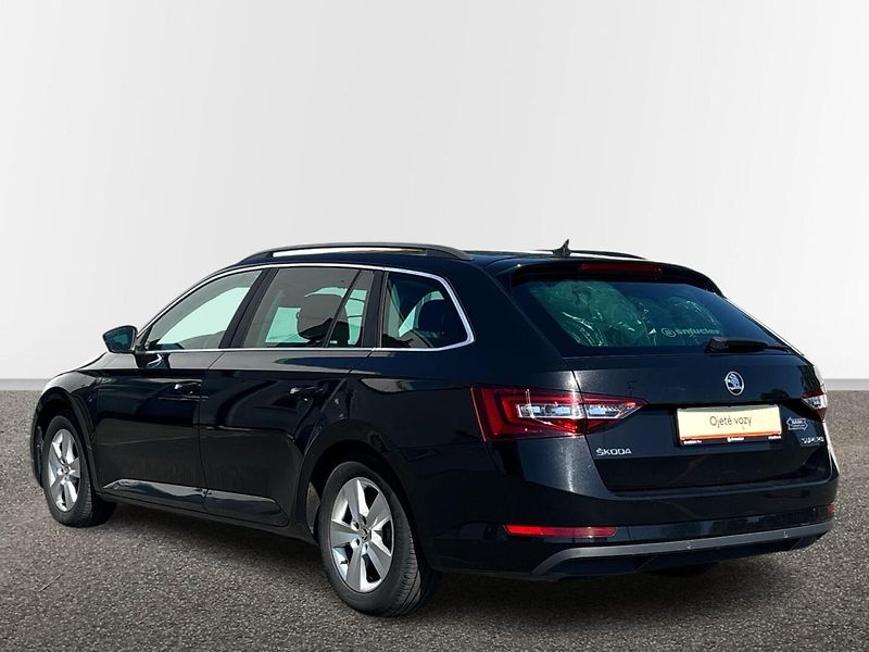 Škoda Superb AMBITION DSG - fotka 15 z 27